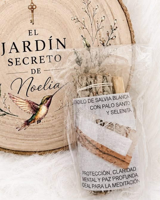 Atadillo de Salvia Blanca, Palo Santo y Selenita